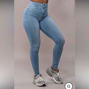 Women's 360 High Waisted Fitjeans